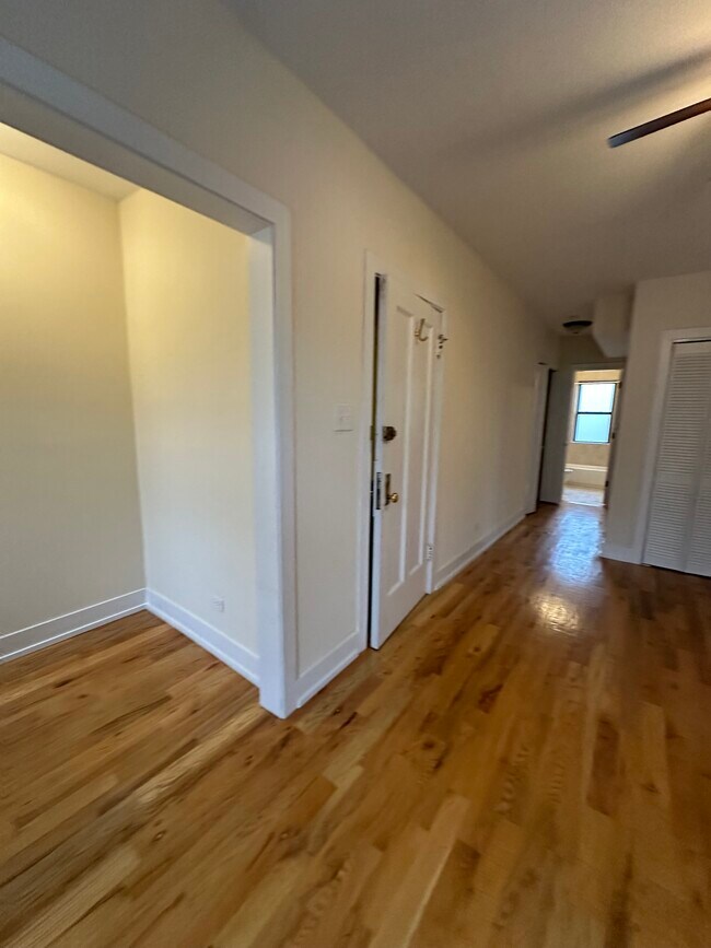 Foto del edificio - 2948 N Seminary Ave