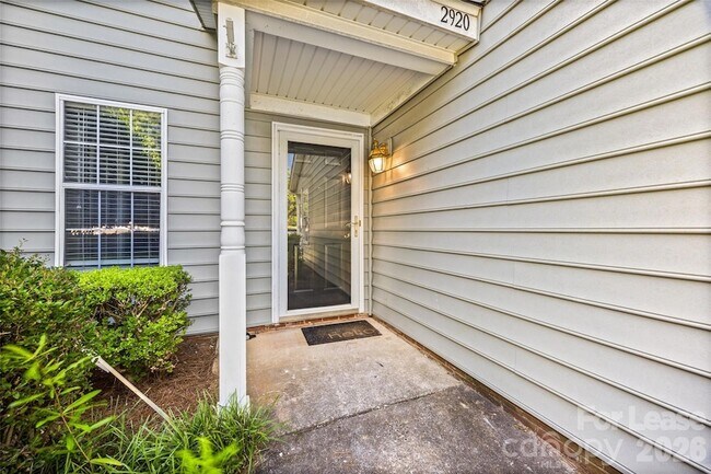 Foto del edificio - 2920 Iron Gate Ln