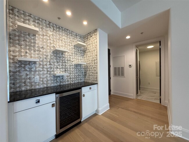 Foto del edificio - 4625 Piedmont Row Dr