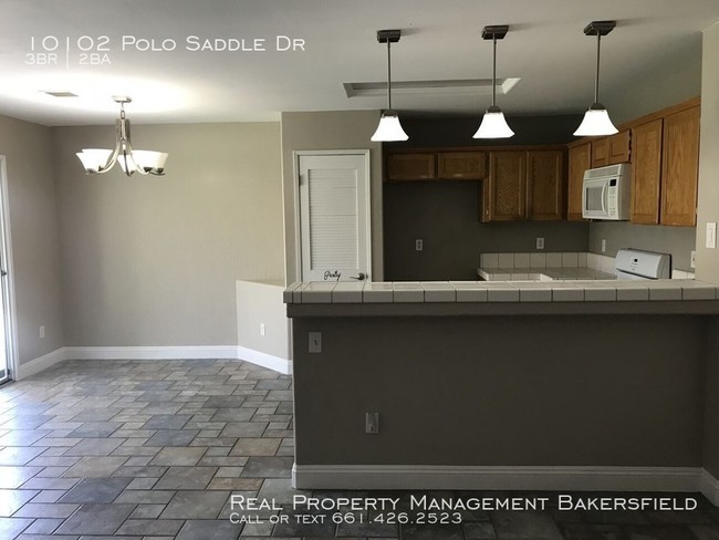 Building Photo - 10102 Polo Saddle Dr