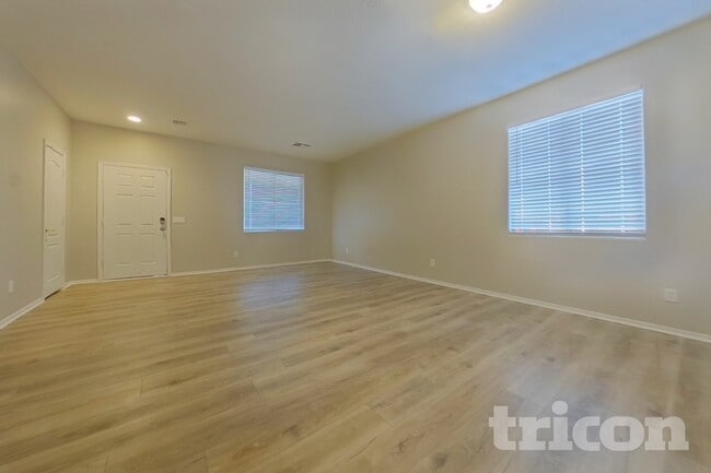 Building Photo - 7022 W Carson Rd