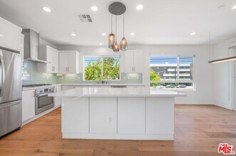 Building Photo - 4320 N Eagle Rock Blvd
