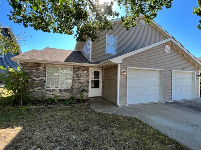 Building Photo - 3616-3618 Pimlico Dr