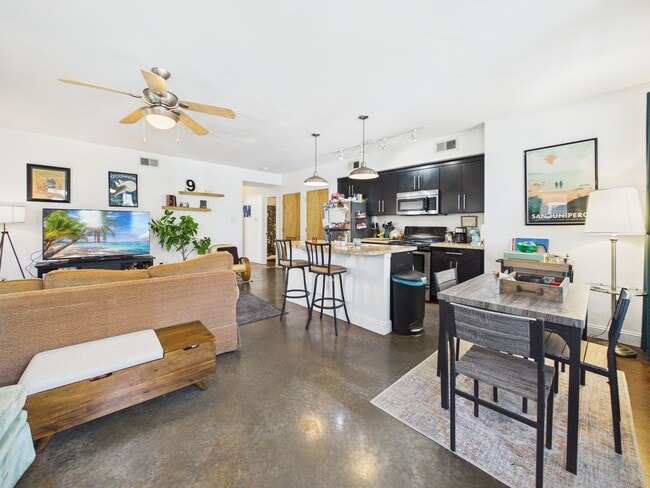 Photo - 1112 Porter St Apartment