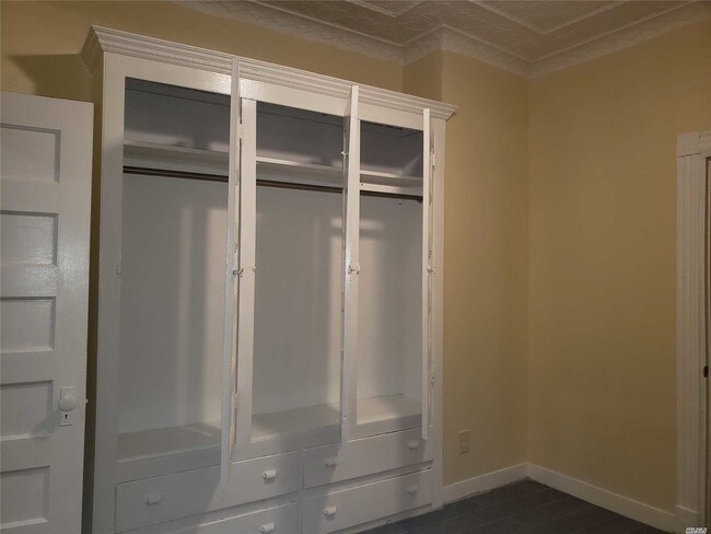 Building Photo - 233 Etna St