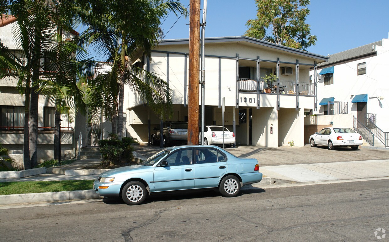 Foto del edificio - 1301 Stanley Ave