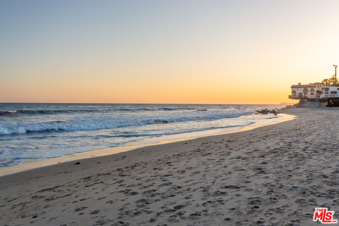 Foto del edificio - 24246 Malibu Rd