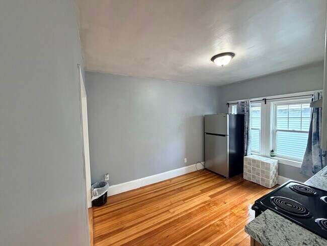 Foto del edificio - 1028 N Shore Rd