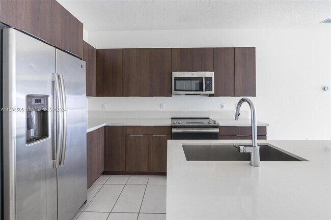 Foto del edificio - 4745 NW 84th Ct