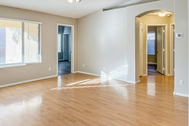 Building Photo - 1727 E Alicia Dr