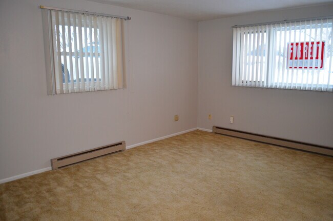 Sala de estar - 606 S Halvorson St