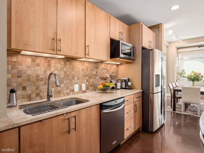 Building Photo - 1 br, 1 bath Condo - 199 S 5th St