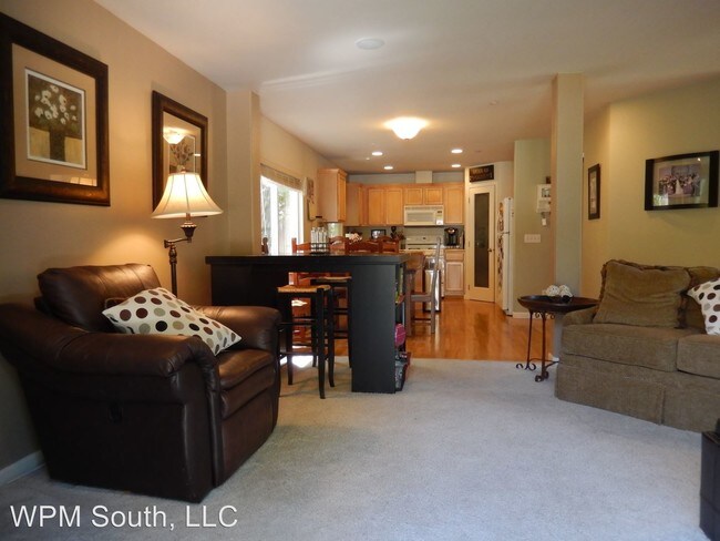 Building Photo - 2624 Ferndale Ct NE