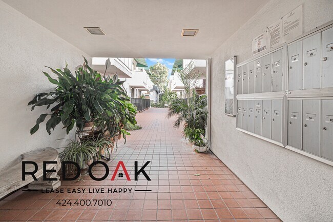 Foto del edificio - 7540 Fountain Ave