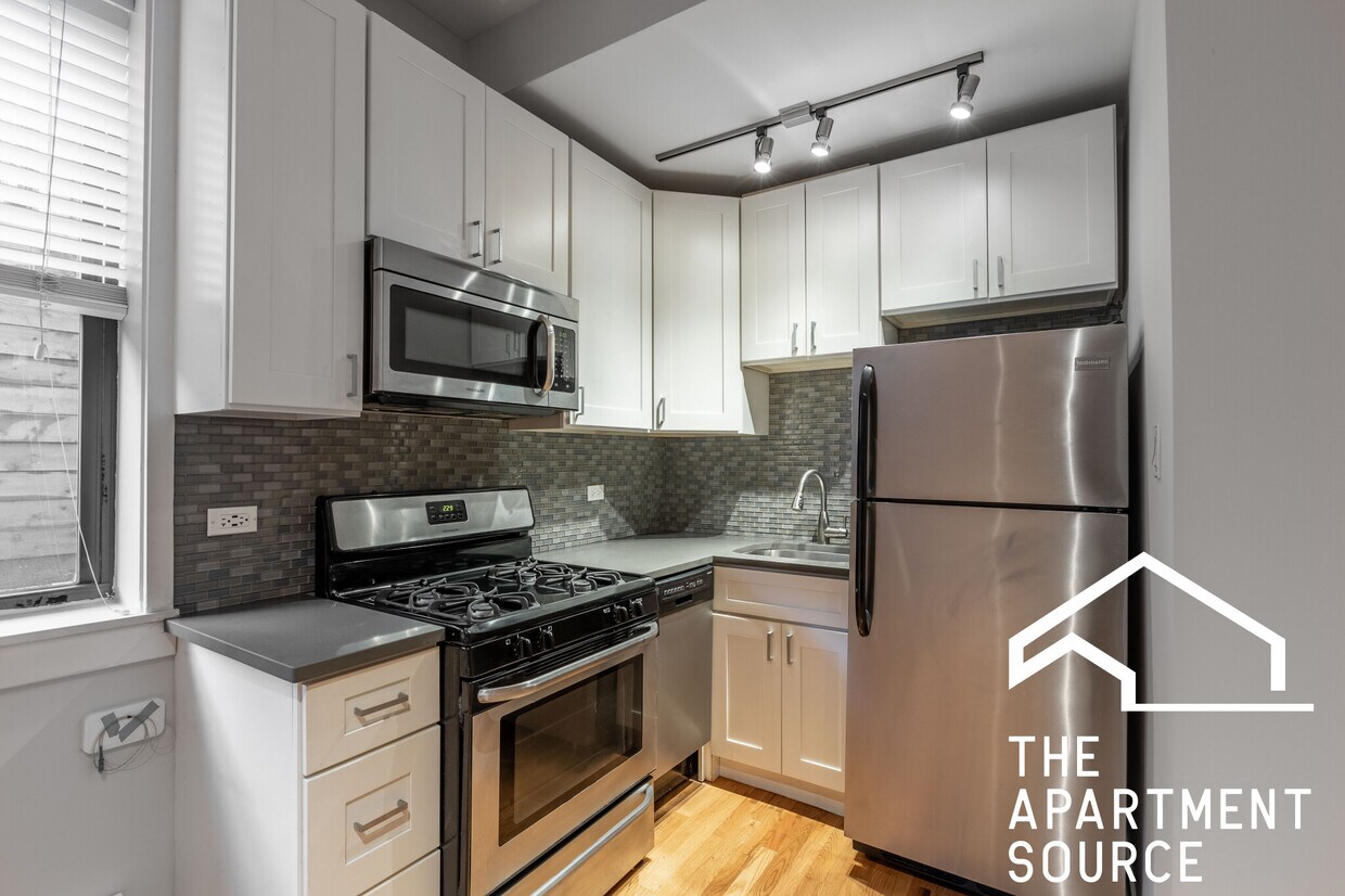 Foto principal - 2420 N Kedzie Blvd