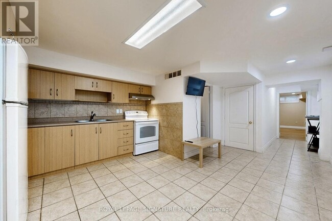 Building Photo - 43 Alessia Cir