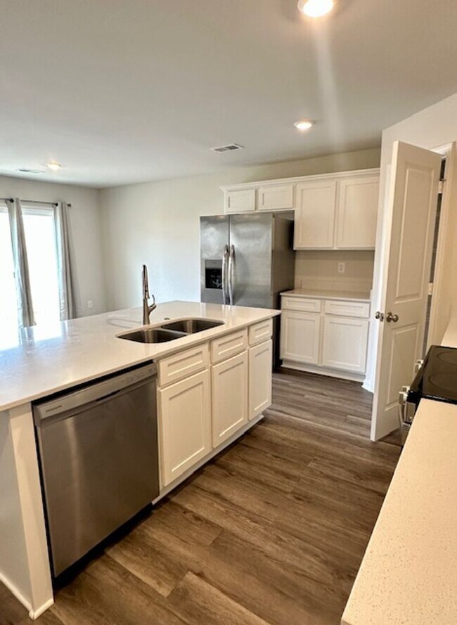 Foto del edificio - New 4-Bed, 2.5-Bath Home in Hopkins with Modern Amenities & Community Perks ~ Minutes To Fort Jac...