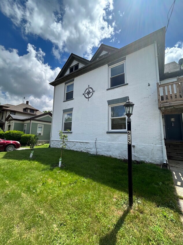 Primary Photo - 612 E 3rd St