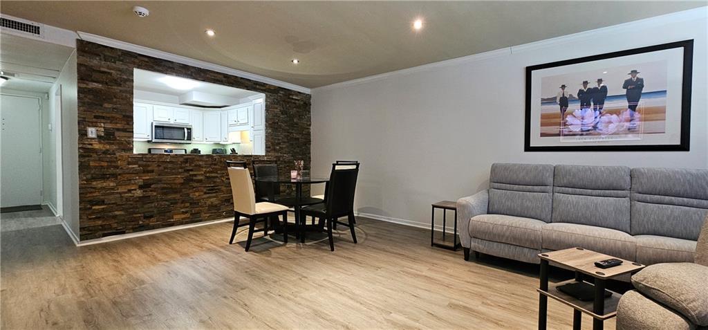 Foto principal - 2965 Pharr Ct S Northwest