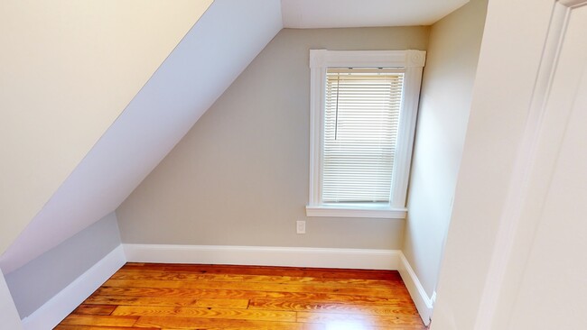 Foto del edificio - 267 E Cottage St