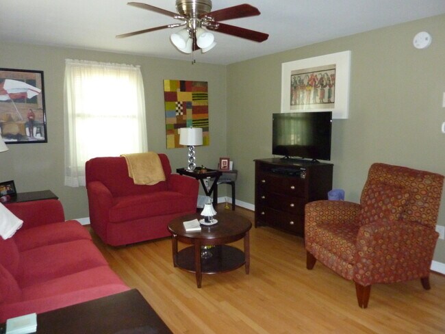 Foto del edificio - 34 Butternut Dr