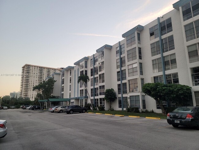 Building Photo - 17570 Atlantic Blvd