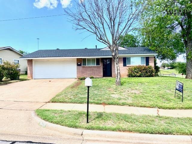 Building Photo - 1601 Deer Park Way