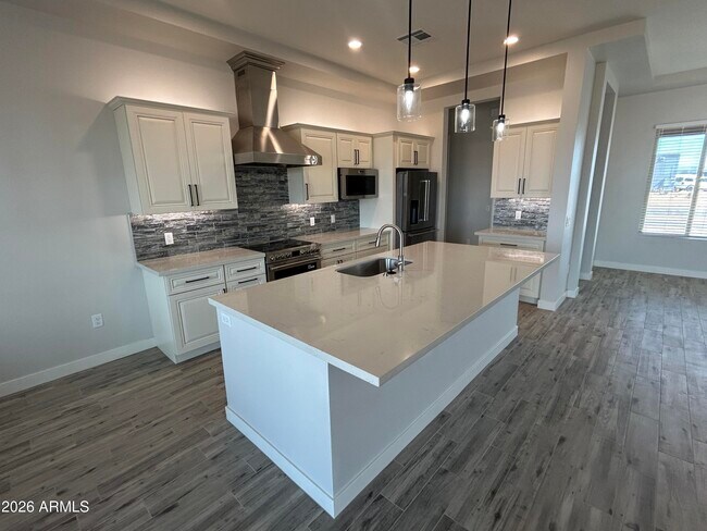 Foto del edificio - 23175 W Skinner Rd