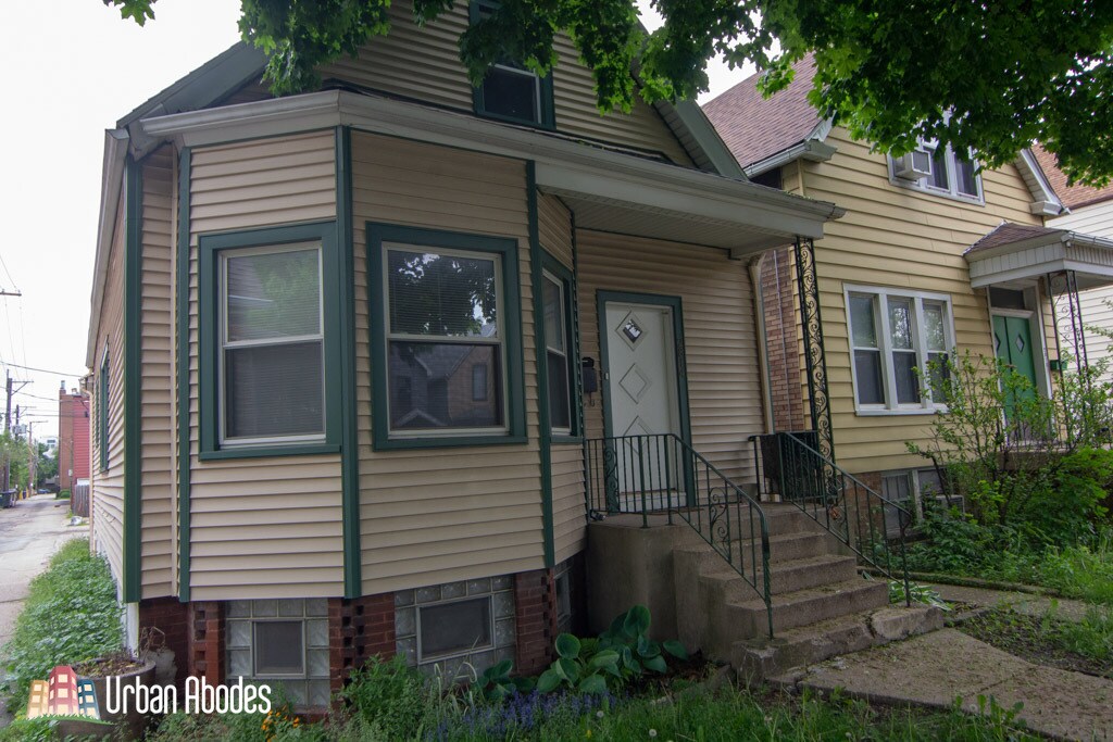 2814 N Maplewood Ave Unit House, Chicago, IL 60618 Condo for Rent in
