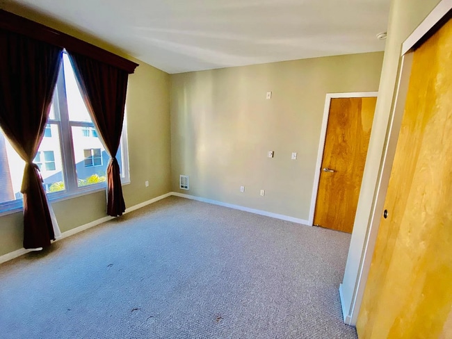 dormitorio - 5800 3rd St