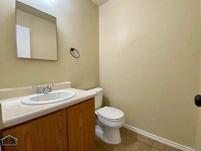Building Photo - Fabulous Two Story! Conveniently located n...