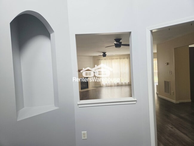 Foto del edificio - 528 Highland Falls Dr