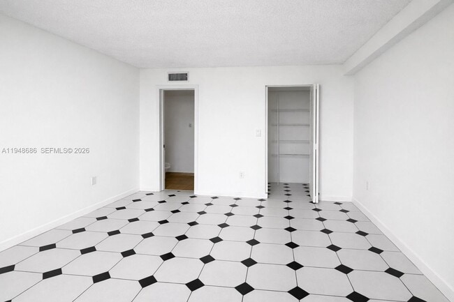 Foto del edificio - 11800 SW 18th St