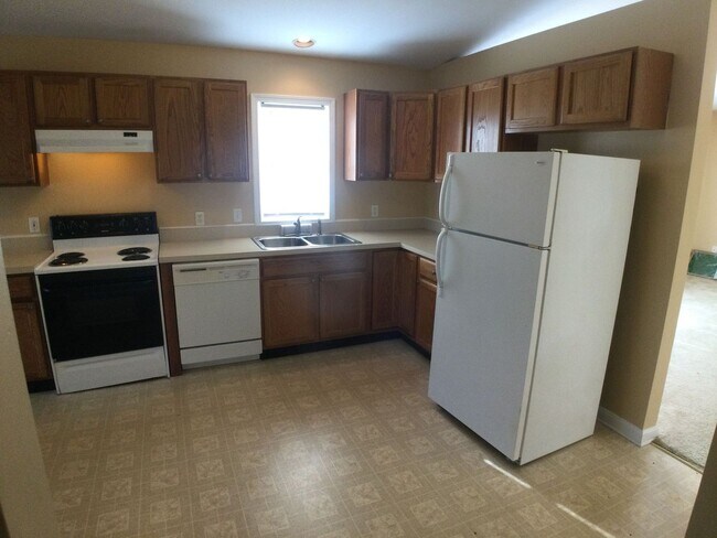 Foto del edificio - Christiansburg, 3 BR / 2 BA, August 14th