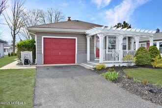 Building Photo - 27 Castle Harbor Dr