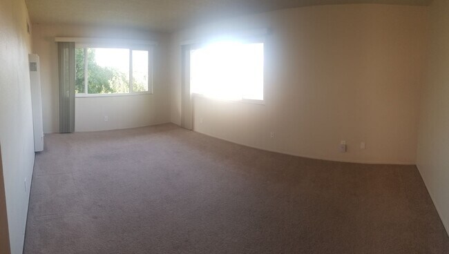 Foto del edificio - Utilities Included! Hayward 2-Bedroom with...