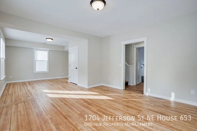 Building Photo - 1704 Jefferson St NE