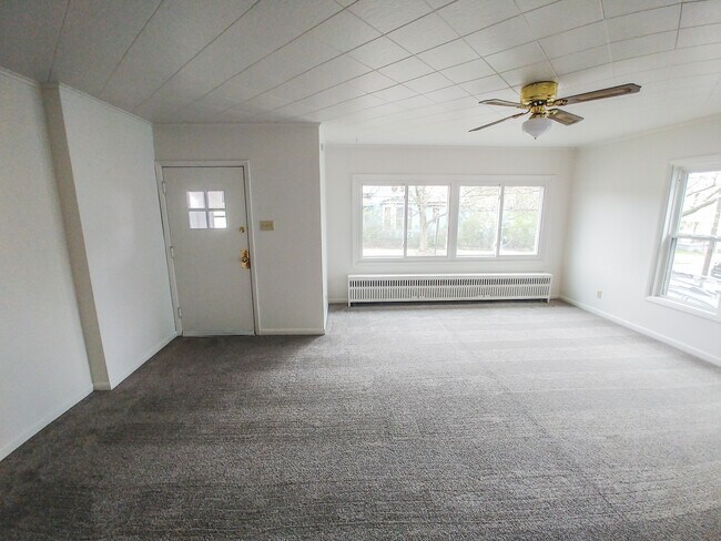 Sala de estar - 2527 Reed St