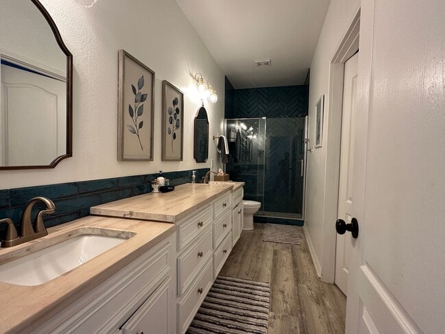 Building Photo - Ready for move in