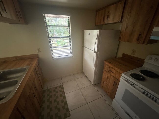 Foto del edificio - 10939 W Gem St