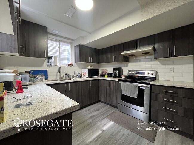 Photo du bâtiment - 2-Bedroom Basement Apartment in Mississauga | 800 Sq. Ft. + Parking