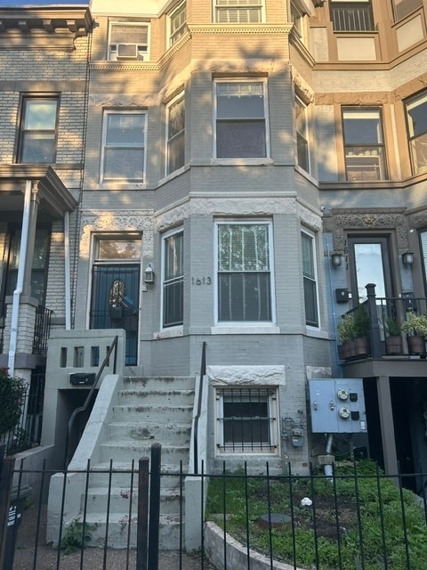 Building Photo - 1613 1st St NW