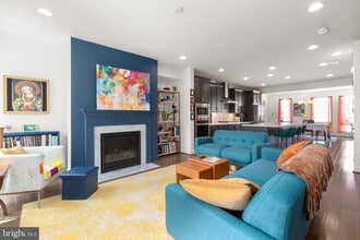 Building Photo - 609 Angelfish Wy