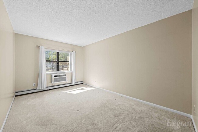 Foto del edificio - 71-02 Sutton Pl