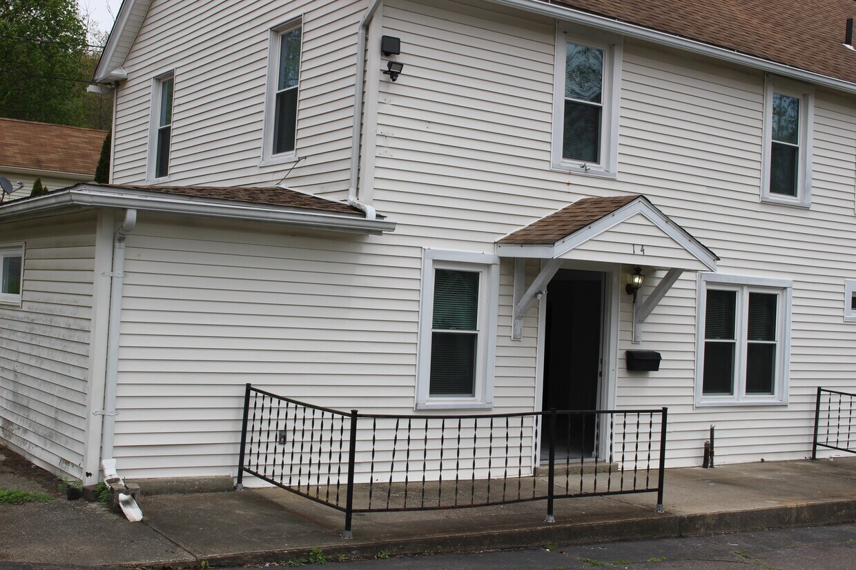 Primary Photo - 14 Church St