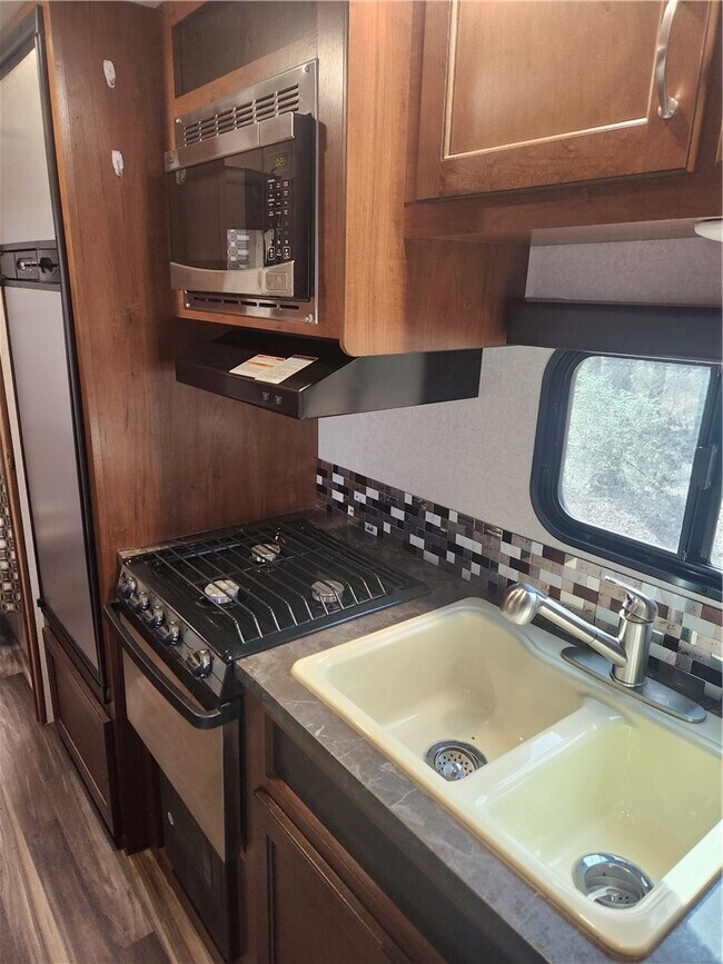 Foto del edificio - 315 Fairplay Rd