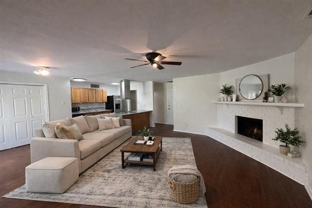 Foto del edificio - 504 Woodcrest Way