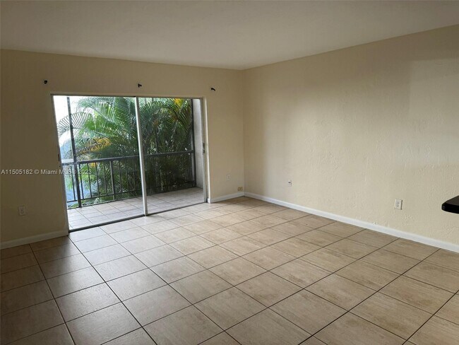 Building Photo - 6900 N Kendall Dr