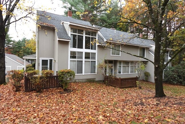 Building Photo - 17 Pepperidge Ct