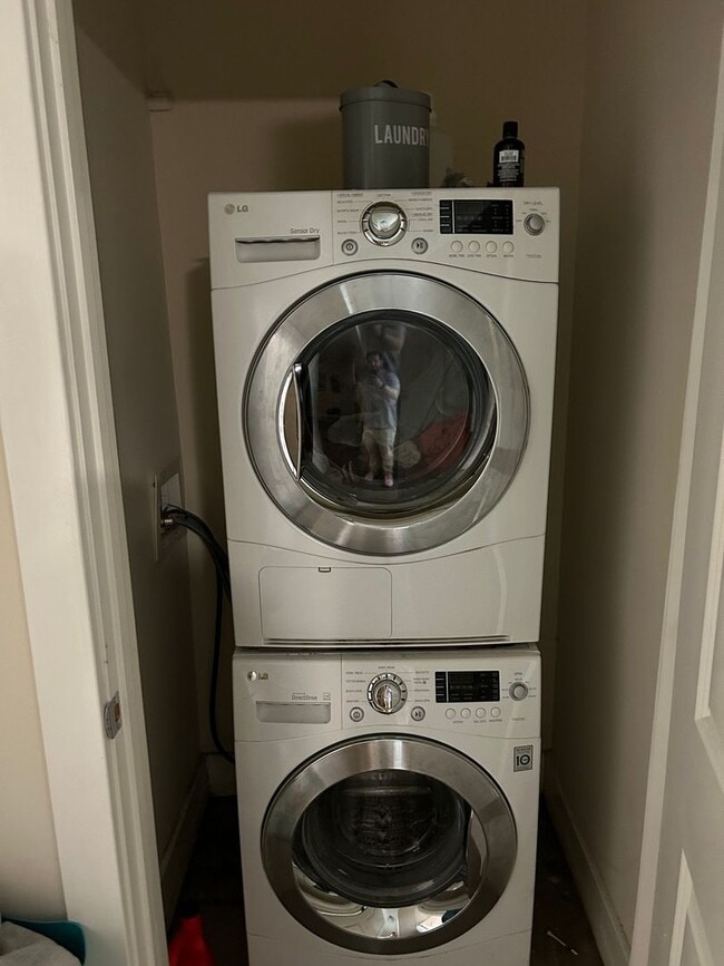 Interior Photo - Mortons Apartments